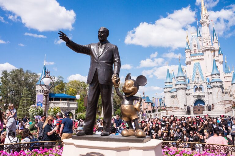 Disney’s New Patent Suggests Theme Park Metaverse is in the Pipeline
