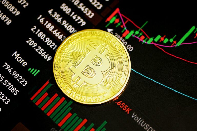 Bitcoin Rallies Above $47,000 as Crypto Market Surpasses $2 Trillion