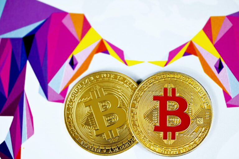 Bulls Push Prices of BTC and ETH to Multi-Month Highs, Total Market Cap Grows by More Than $200B