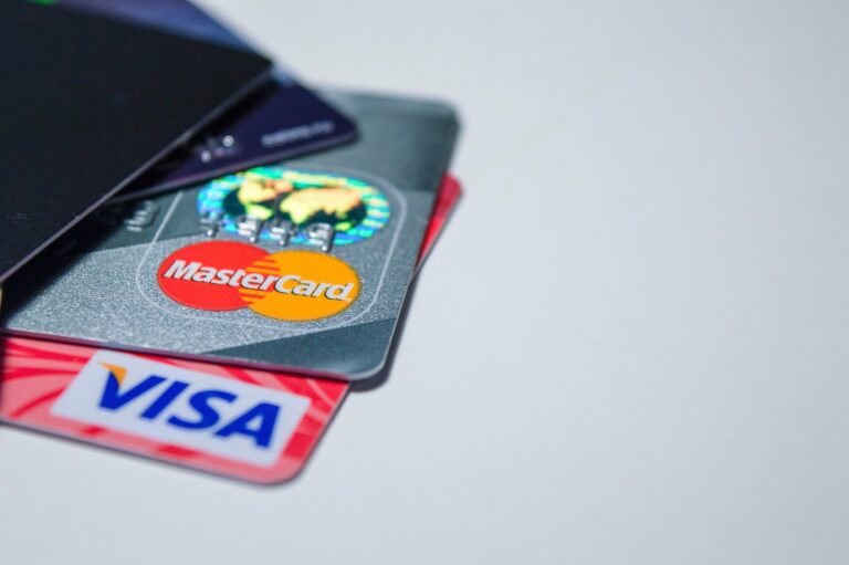 Visa and Mastercard Block Russian Banks, Crypto Could be Used to Circumvent Sanctions